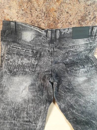 Mens southpole biker style jeans Size w 34 L 30 Black stonewash