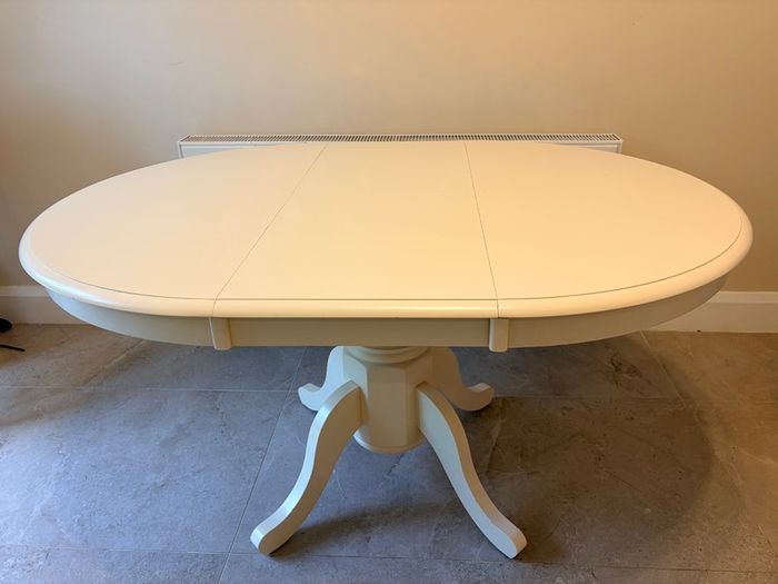 Extendable Dining Table (no chairs)