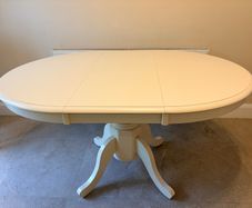 Extendable Dining Table (no chairs)