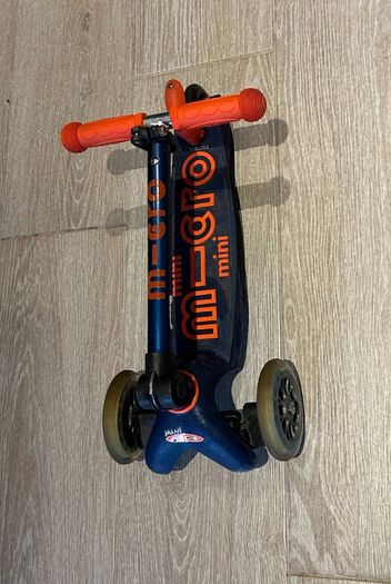 Foldable mini micro scooter
