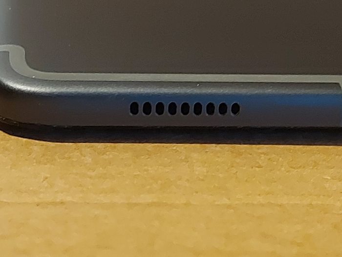 Samsung Galaxy Tab S5e. SM-T720, Crack on screen, Not powering on, for parts or repair