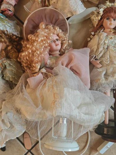 vintage porcelain dolls job lot perfect condition with certificates
