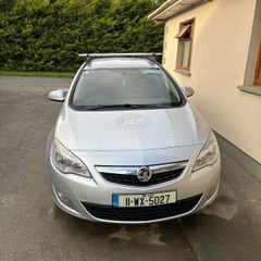 Opel astra vauxhall estate 2011
