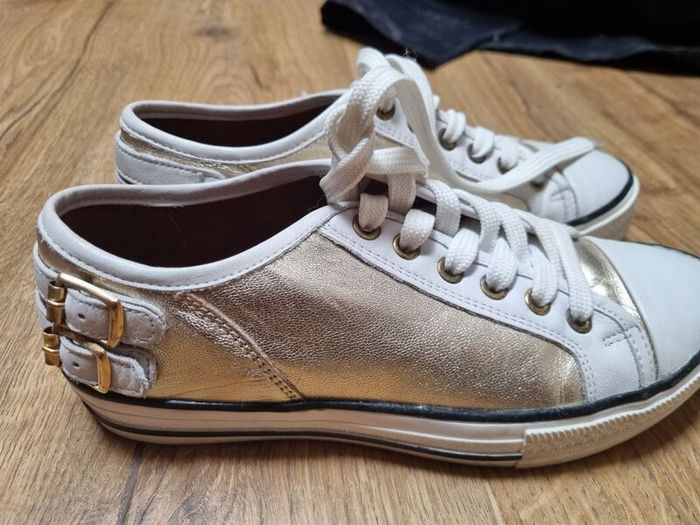 runners Moda in pelle size 5 excellent cond