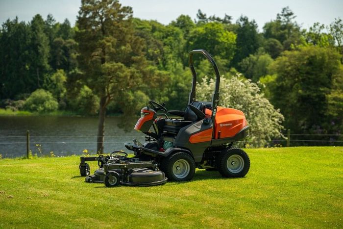 ride on lawnmower