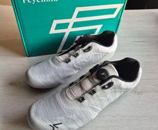Feyenold Cycling Shoes,  UK11 EU46, New