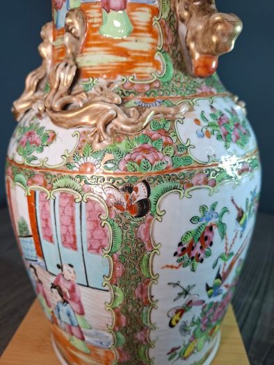 19th century Chinese Canton famille rose vase