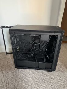 NZXT H710 case with water cooling and 1000w power