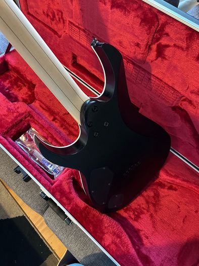 Ibanez Prestige RGR652