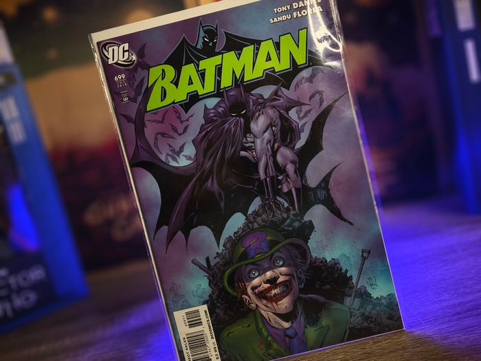 Batman ! Issue #699 ! Riddler Cover ! 2010 ! by DC Comics !