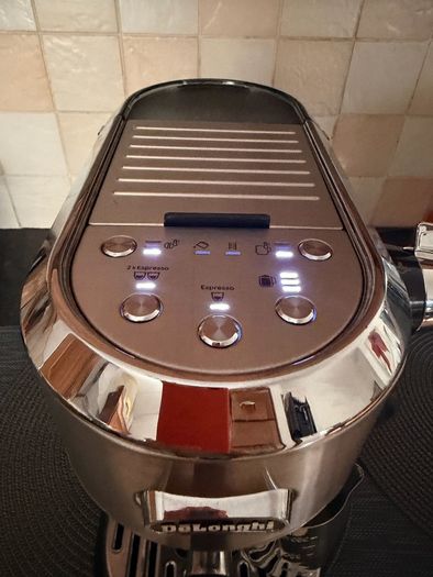 DeLonghi Dedica Maestro EC950M coffee machine