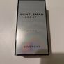 Givenchy Gentleman 200ml parfum for him Image 2