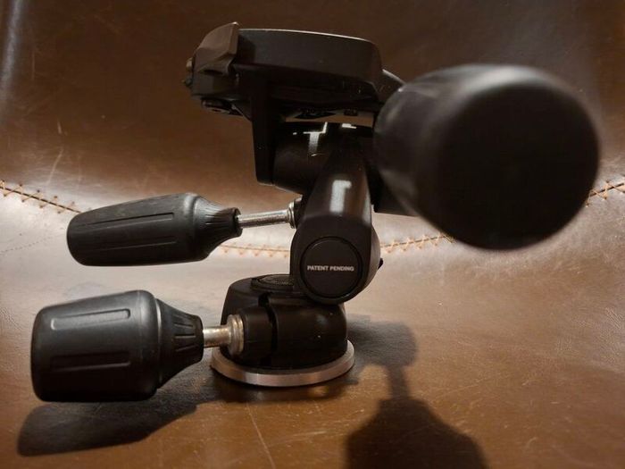 Manfrotto 804RC2 3-Way Pan and Tilt Tripod Head