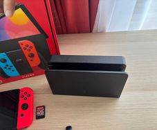 Nintendo Switch OLED (Neon Blue/Red) + Mario Kart 8 Deluxe + Super Mario Bros. W