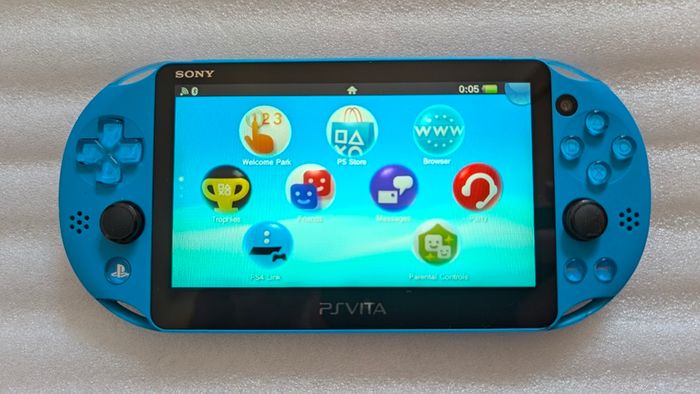 Sony PlayStation PS Vita Slim : Aqua Blue