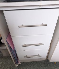 3 drawer unit