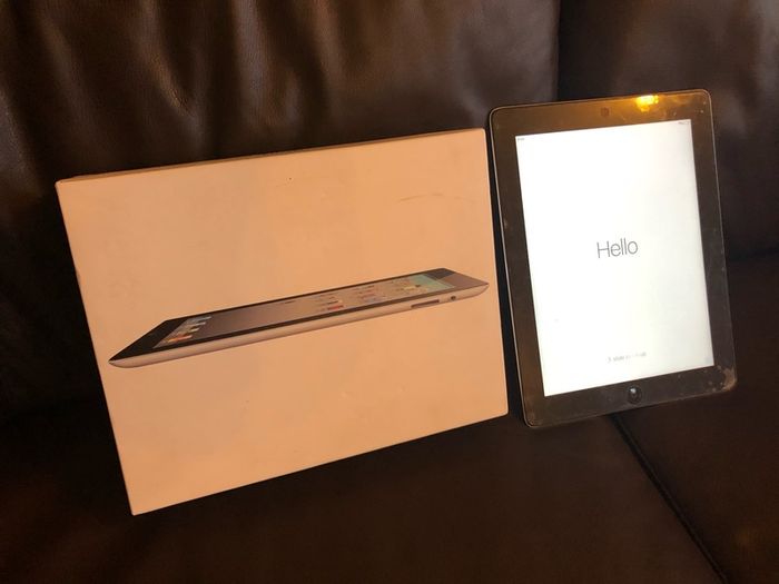 iPad 2 A1395 (WiFi) and magnetic cover