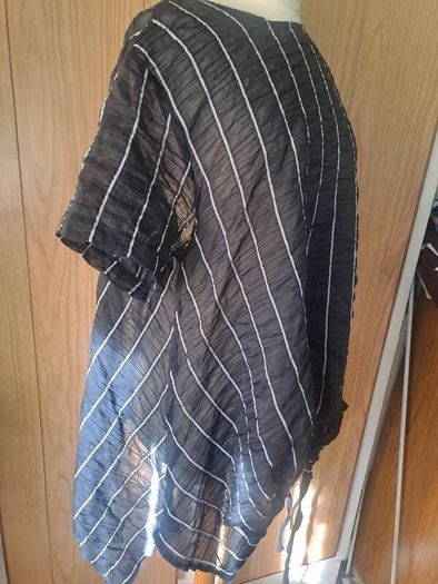 Wendy Trendy asymmetric tunic top