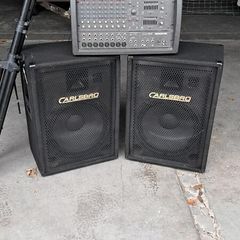 Mackie 808M powered mixer with pair of Carlsbro Beta 115 speakers