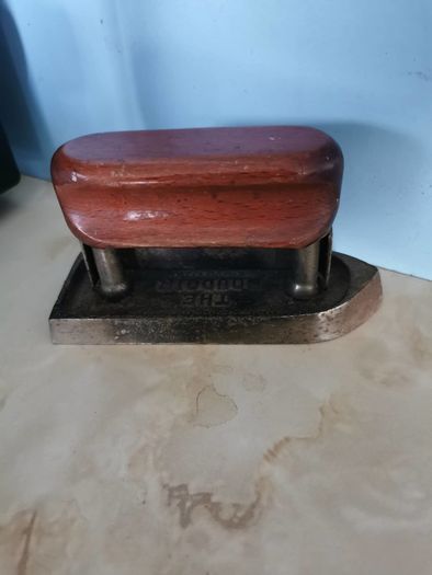 Vintage/Antique presume Cast Iron small IRON