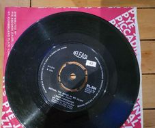 Larry Cunningham Mother The Queen Of My Heart A Prettiest Girl Nineteen Years Old 7 inch single