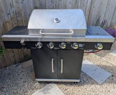 Gas barbeque