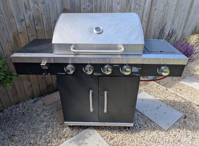 Gas barbeque