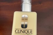 Clinique Dramatically Different Moisturising Lotion - New