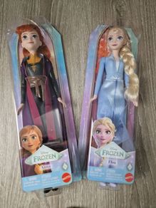 Anna and Elsa dolls Frozen