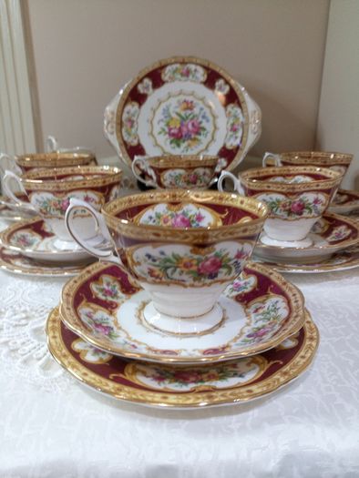 Vintage 21 piece Tea Set Royal Albert Lady Hamilton, Bone China