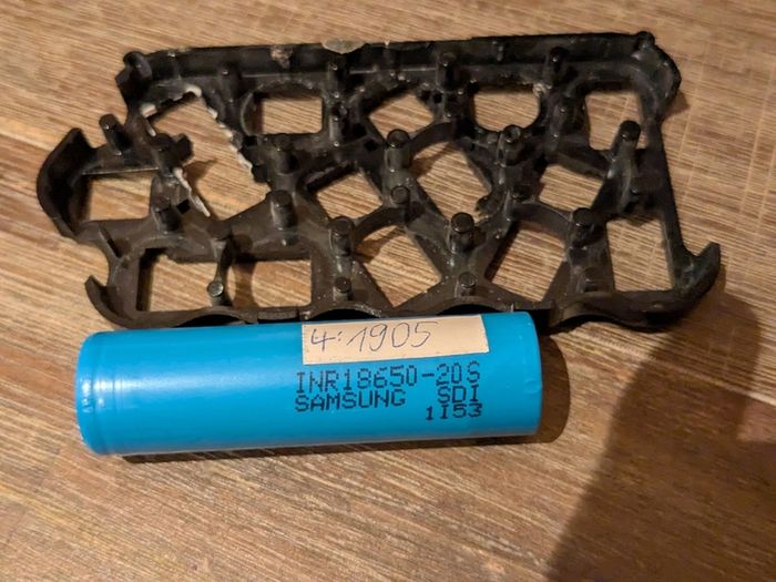 10x Samsung INR18650-20S lithium ion cells