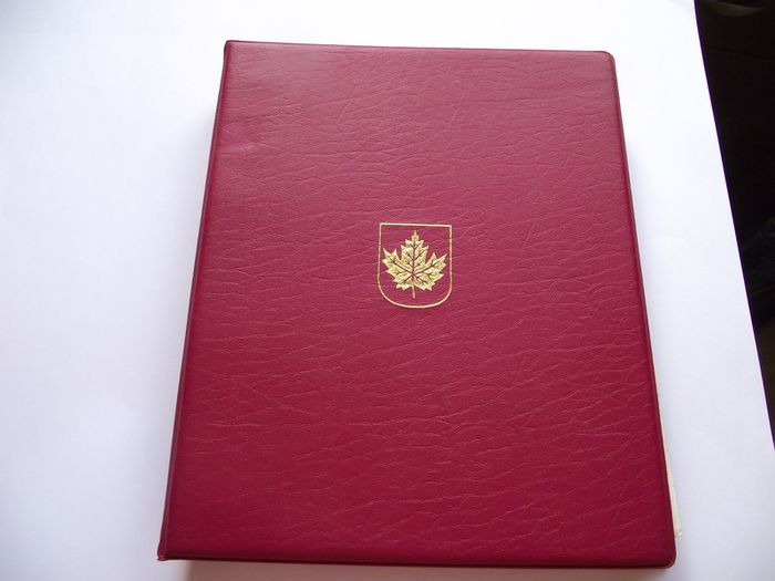 The Stamps of Canada-Loose Leaf Album in binder by Stanley Gibbons
