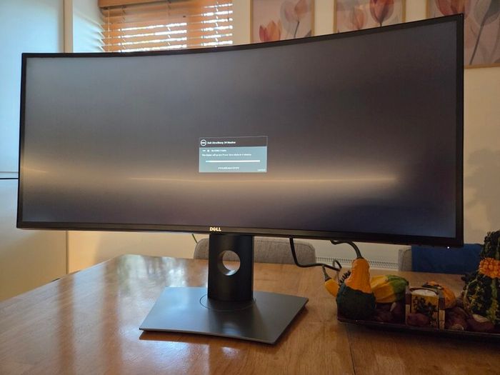 DELL 34-inch Curved IPS Monitor