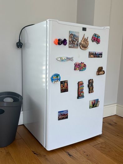Essentials fridge/freezer