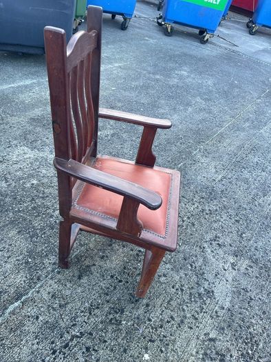 Collection of 8 Chairs