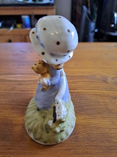 Vintage Porcelain figurine girl holding cat