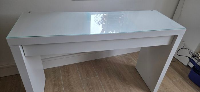 White dressing table