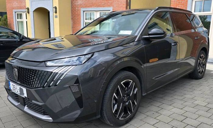 2025 Peugeot 5008 Automatic Hybrid 7 Seats