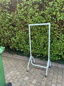 2ft Commercial Grade Clothes Rail.