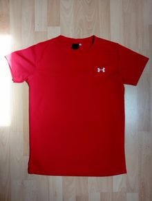Under Armour T-shirt