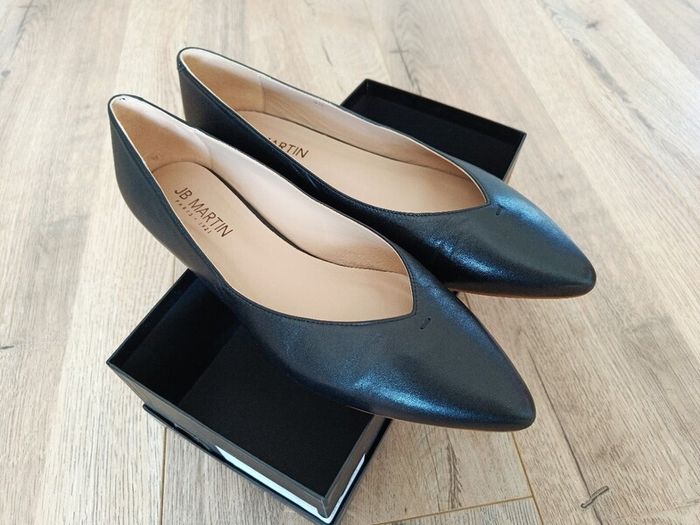 Black leather ballerinas shoes size 7