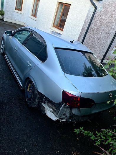 Volkswagen Jetta Mk6 Highline Breaking