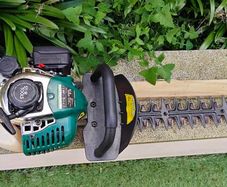 petrol hedge trimmer