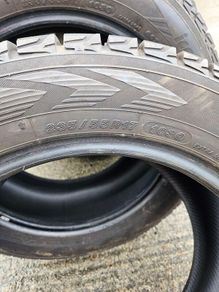 2x 235/55R17 yokohama