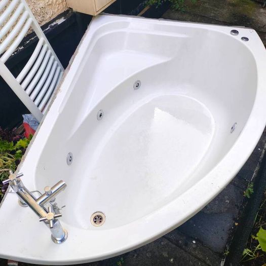 jacuzzi bath