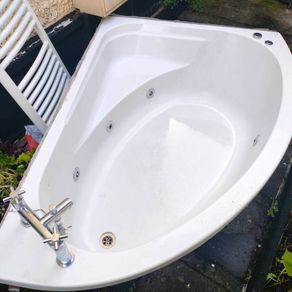 jacuzzi bath