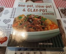 One Pot Slow Pot and Clay Pot Cooking Jenni Fleetwood Recipe Book