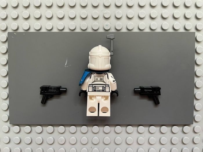 lego star wars sw1315 Clone Trooper Captain Rex, 501st Legion (Phase 2) minifigure- Blue Cloth Pauldron, Rangefinder, Printed White Arms