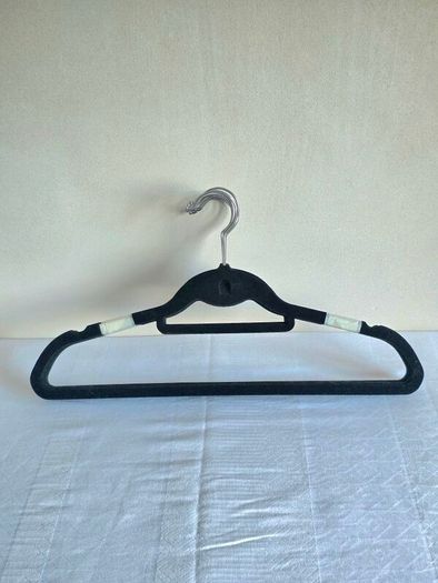 Slim Space Saving Velvet Hangers - Sets from 4euro or Full Lot 28euro