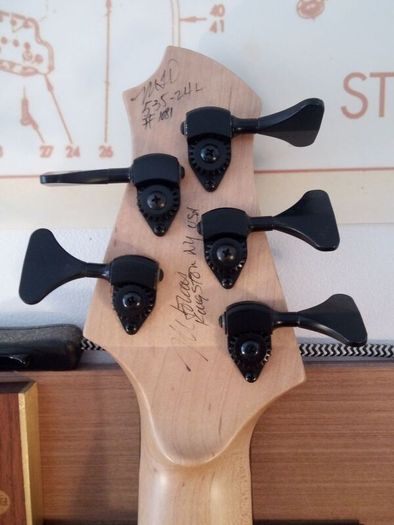 MTD Fretless Bass